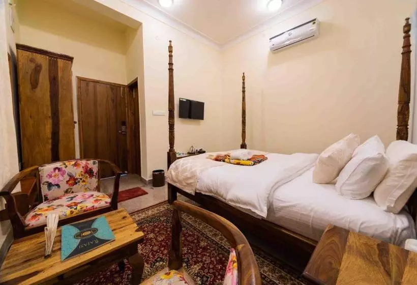 Hotelli Rajasi Palace