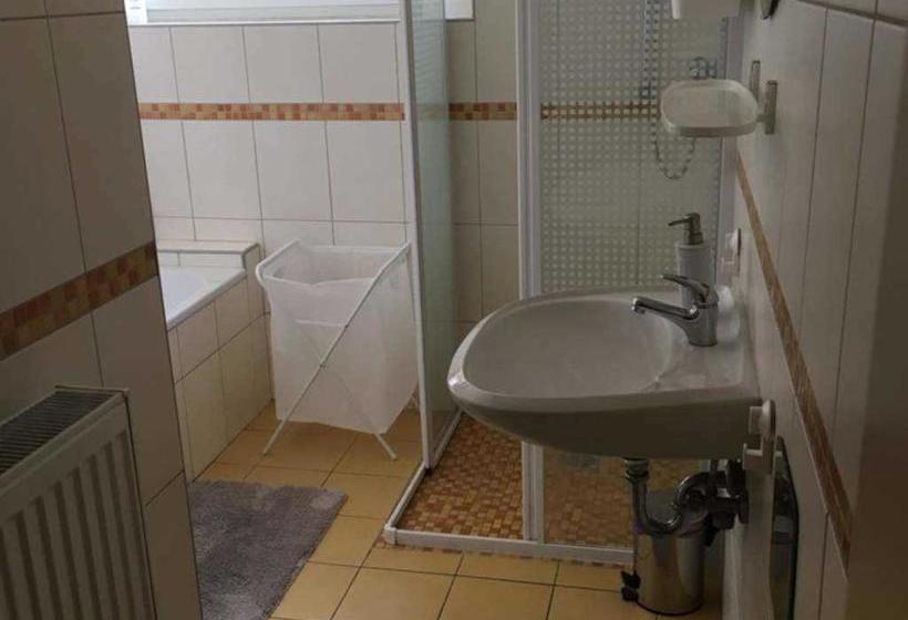 ホテル Ferienhuus Schwalbennüst, 15183