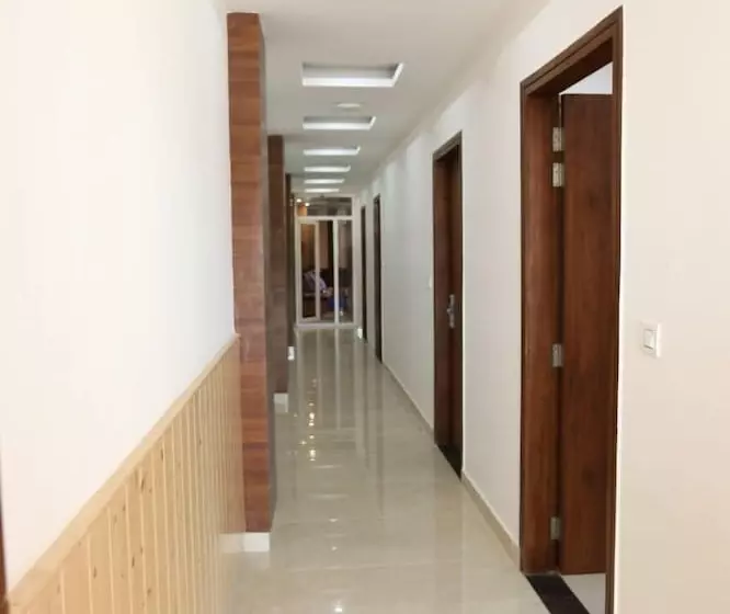 ホテル Ghai Residency