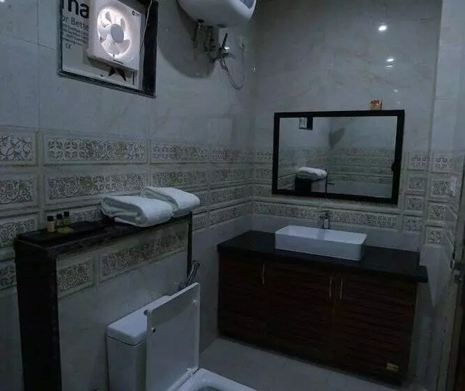 ホテル Ghai Residency