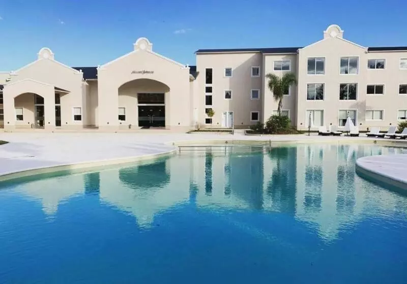 Hotelli Howard Johnson Plaza & Convention Center Spa La Plata