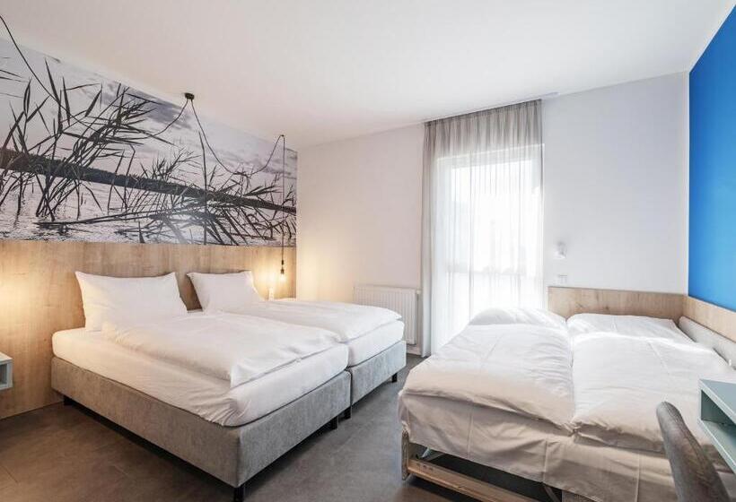 Отель Lakeside77