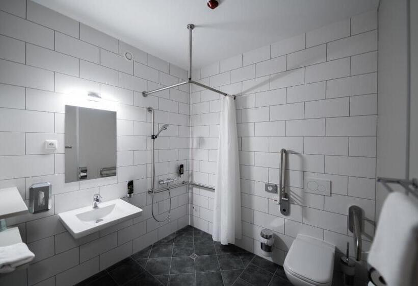 Отель Lakeside77