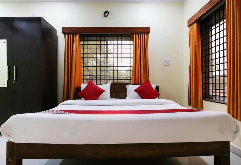 Hotel Oyo 47344 Morjim Palms Stays