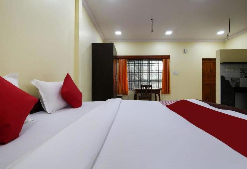Hotel Oyo 47344 Morjim Palms Stays