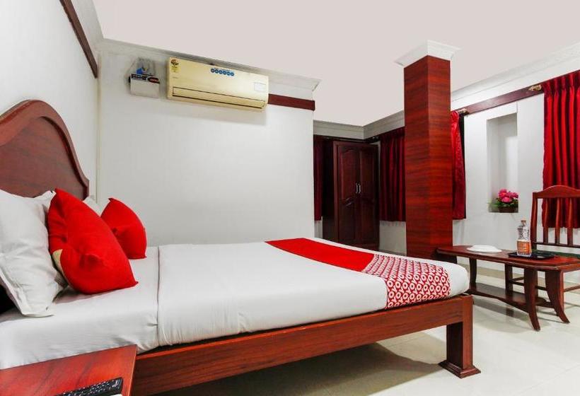 בית מלון כפרי Oyo 69269 Green Star Residency