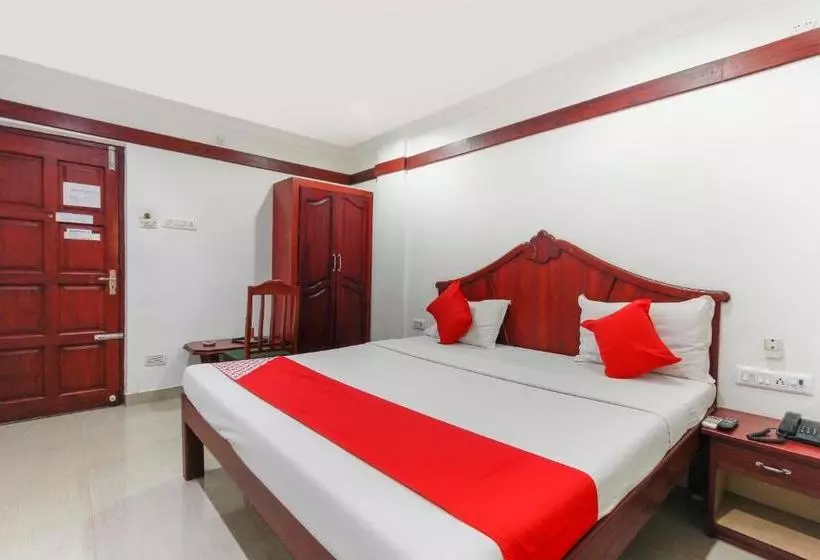 هتل Oyo 69269 Green Star Residency