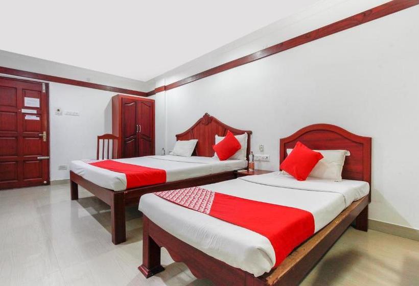 בית מלון כפרי Oyo 69269 Green Star Residency