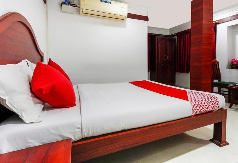 בית מלון כפרי Oyo 69269 Green Star Residency