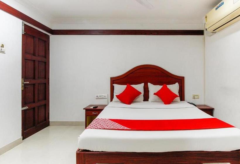 בית מלון כפרי Oyo 69269 Green Star Residency