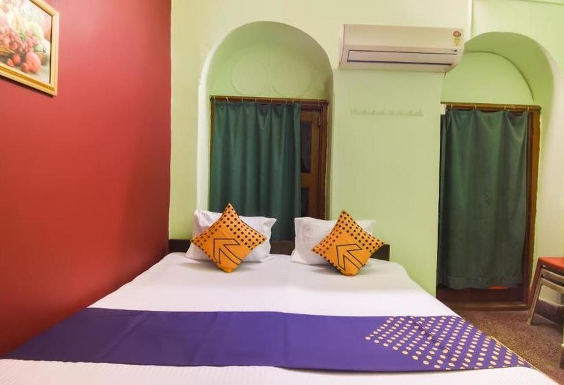 호텔 Spot On 67255 Imperial Lodge