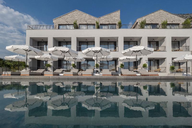 בית מלון כפרי Vivid Blue Serenity Resort