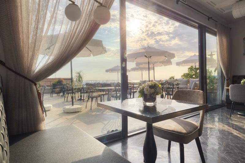 בית מלון כפרי Vivid Blue Serenity Resort