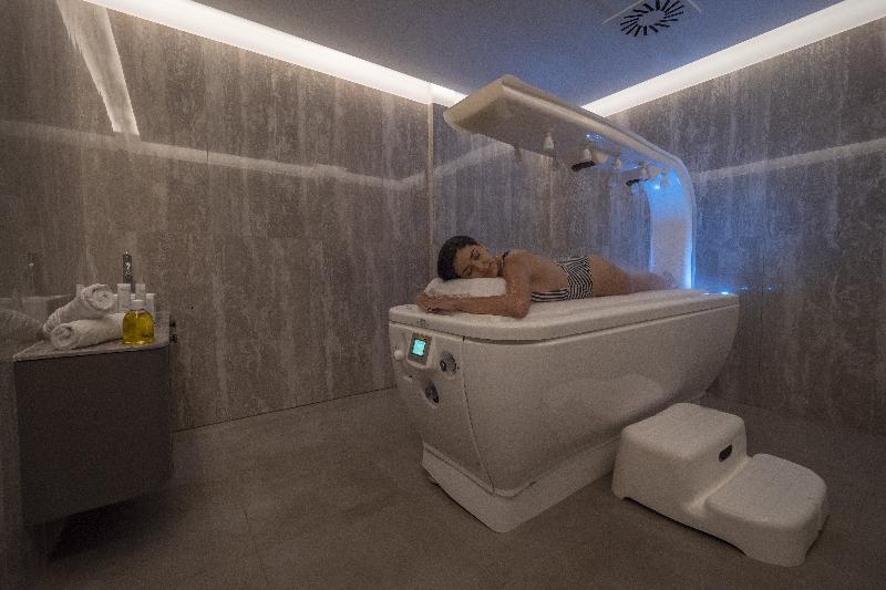 בית מלון כפרי Vivid Blue Serenity Resort