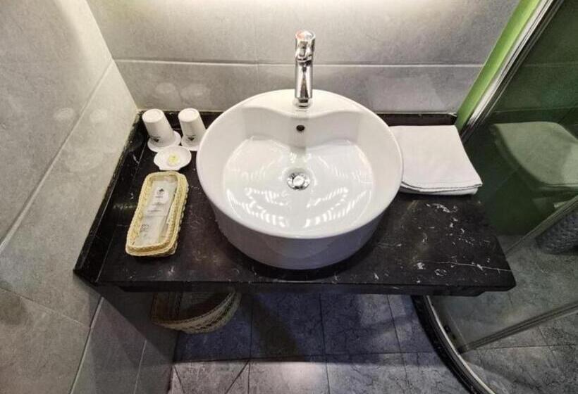 Отель Greentree Inn Shangrao Shangrao District Yueliangwan Automobile City Business