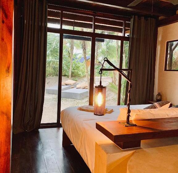 Hotelli Libelula Tulum Beachfront