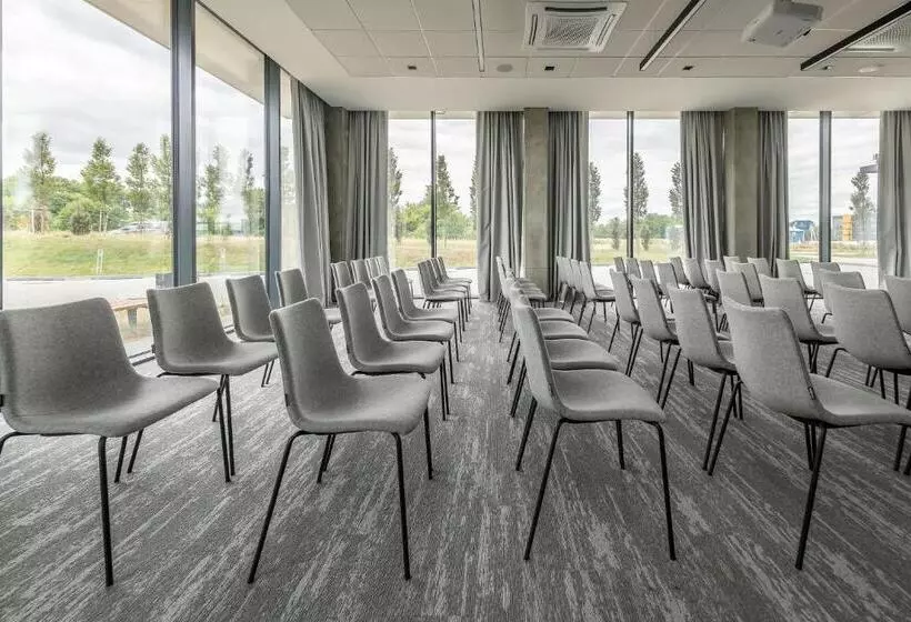 Park Inn By Radisson Vilnius Airport Hotel & Conference Centre