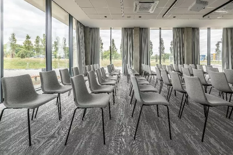 Park Inn By Radisson Vilnius Airport Hotel & Conference Centre