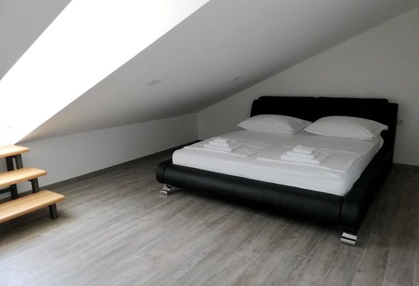 Modern Apartment In Makarska With Sea View