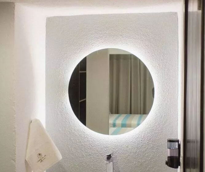 هتل Camino Del Sol