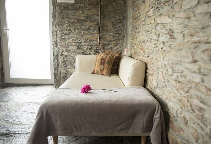 Casa Da Casada   Espigueiro Da Casada