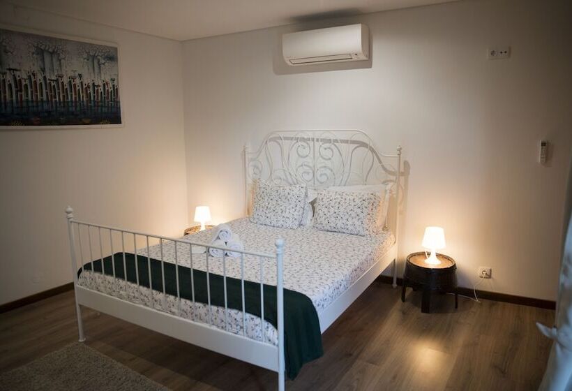 Casa Da Casada   Espigueiro Da Casada