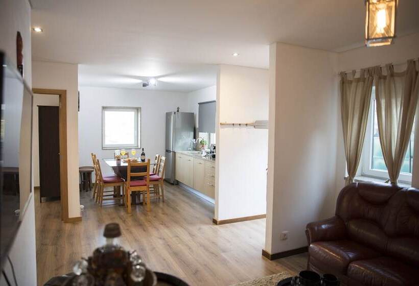 Casa Da Casada   Espigueiro Da Casada