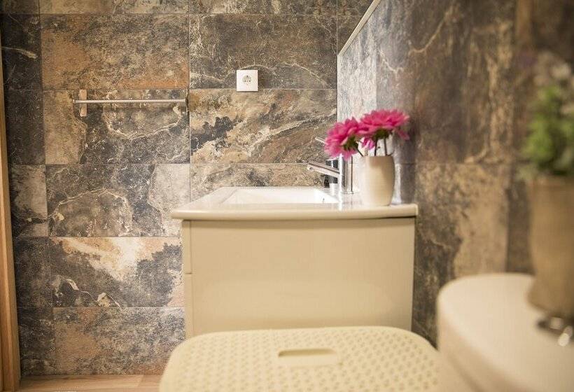 Casa Da Casada   Espigueiro Da Casada