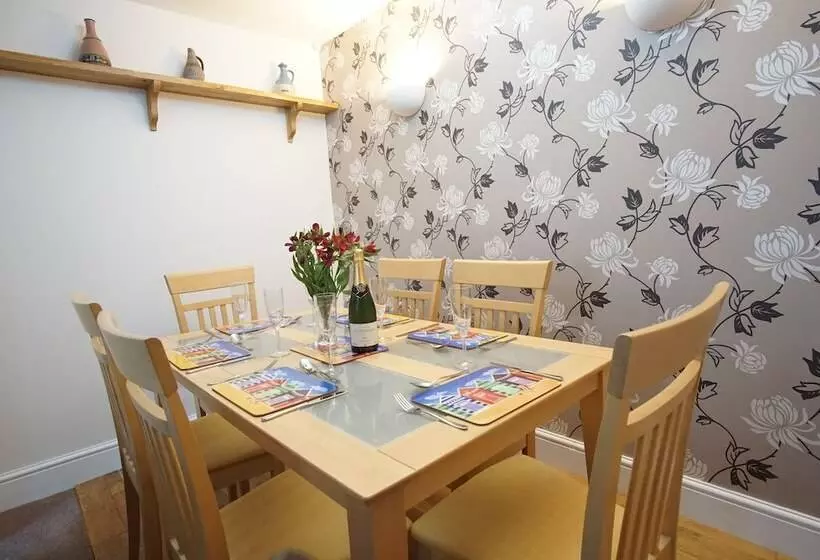 Charming Devon Holiday Cottage