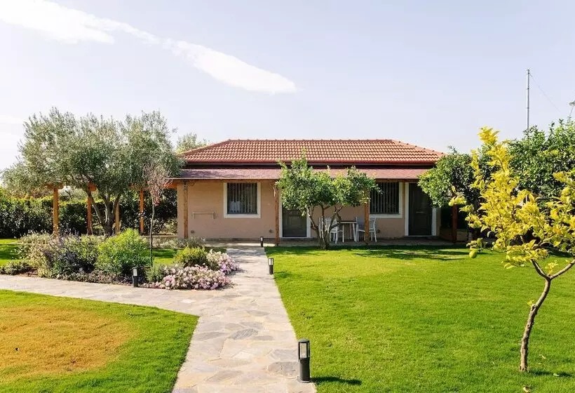 Elite Cottages   Adults Only