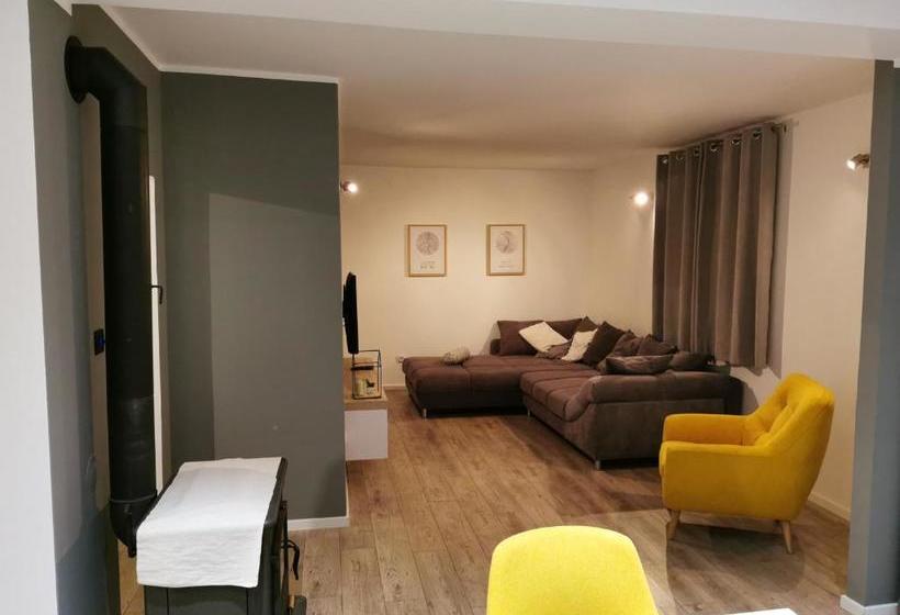 Guest Accommodation House Greta