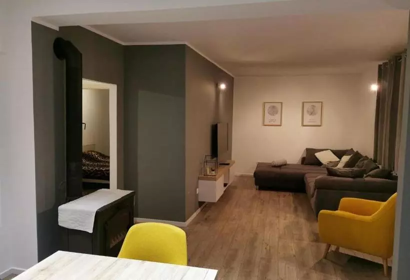 Guest Accommodation House Greta