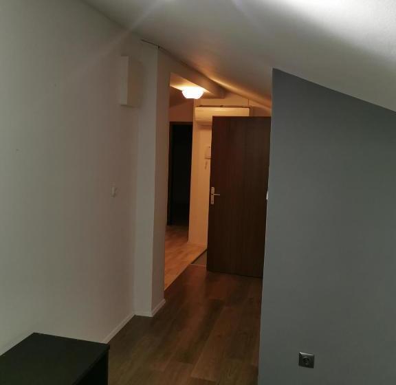 Guest Accommodation House Greta