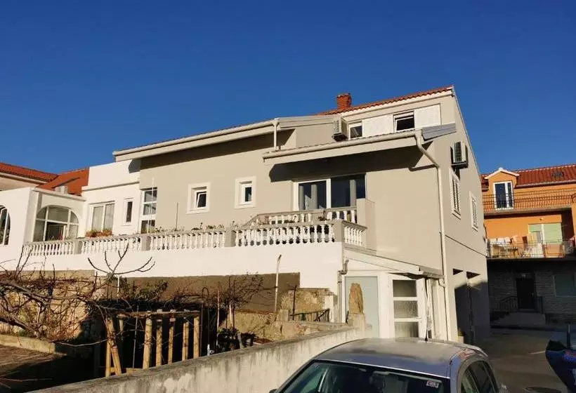 Guest Accommodation House Greta