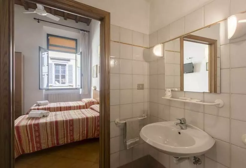 مسافرخانه Foresteria Valdese Di Firenze