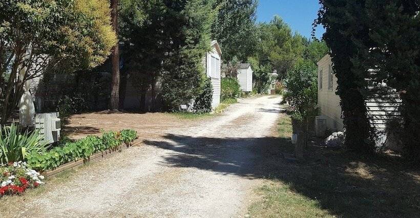 בית מלון כפרי Camping Fontenelle