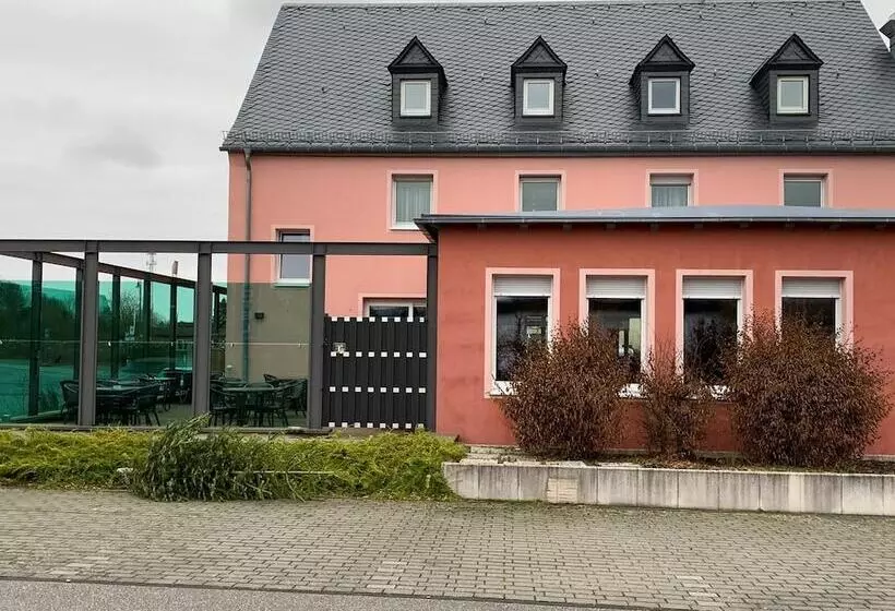 Hotelli Gasthaus Am Flughafen