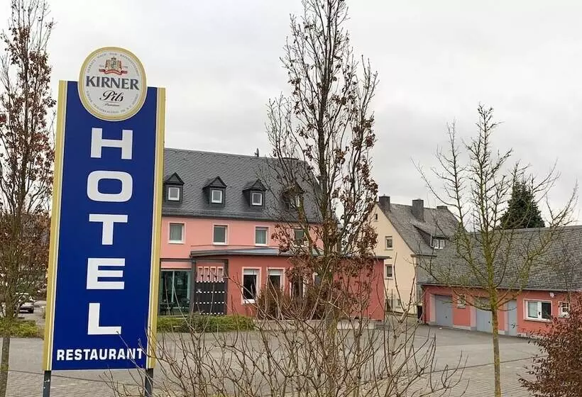 Hotelli Gasthaus Am Flughafen