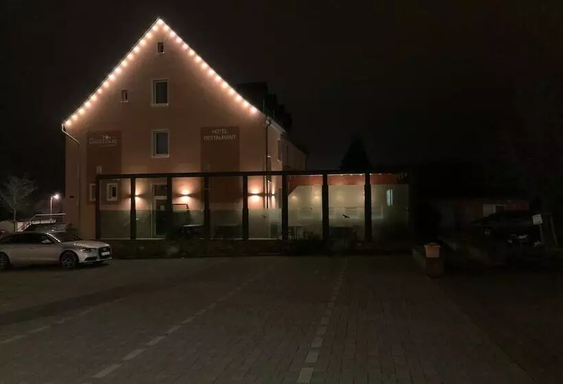 Hotelli Gasthaus Am Flughafen