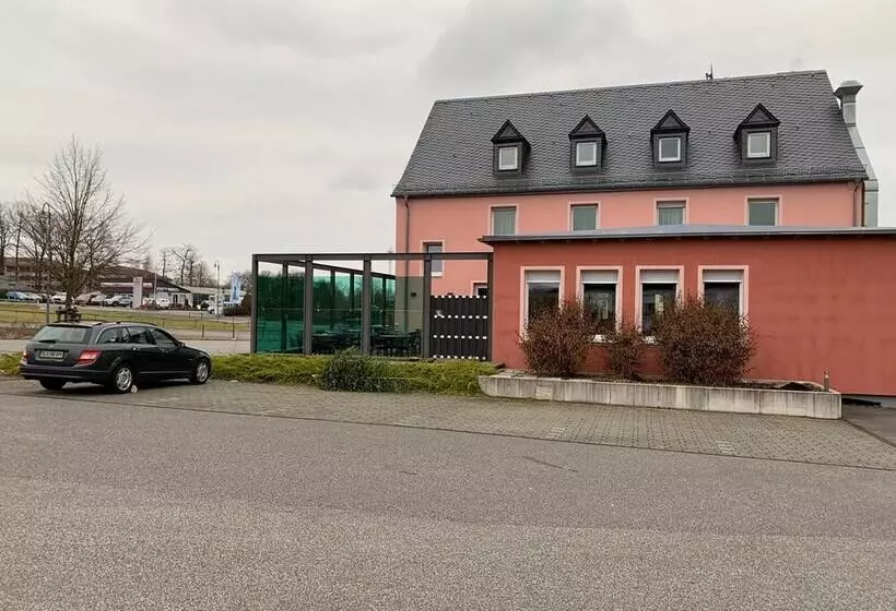 Hotelli Gasthaus Am Flughafen