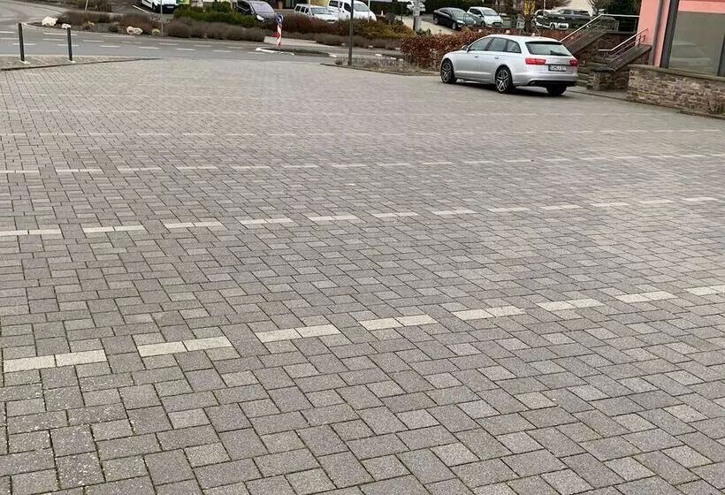 Hotelli Gasthaus Am Flughafen