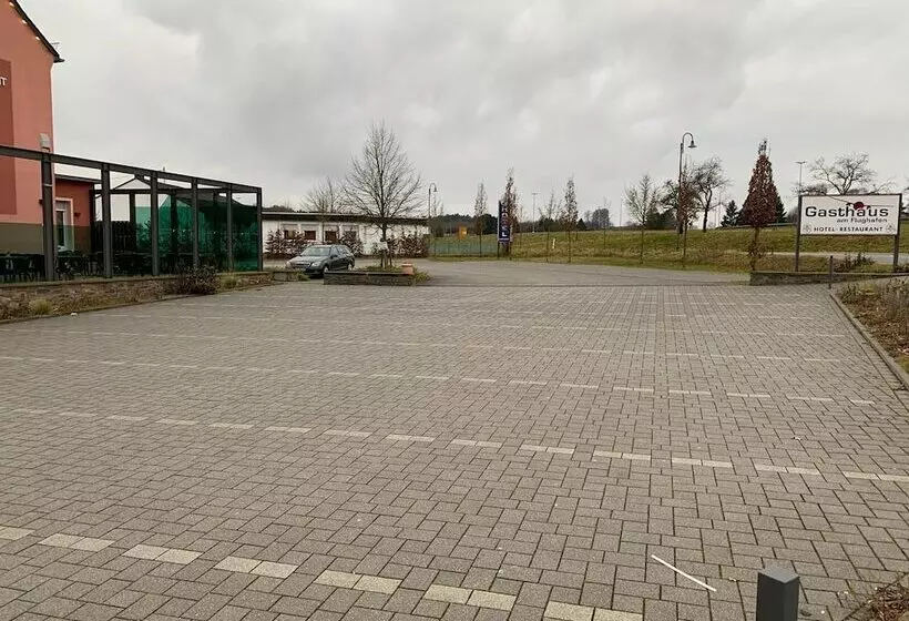 Hotelli Gasthaus Am Flughafen