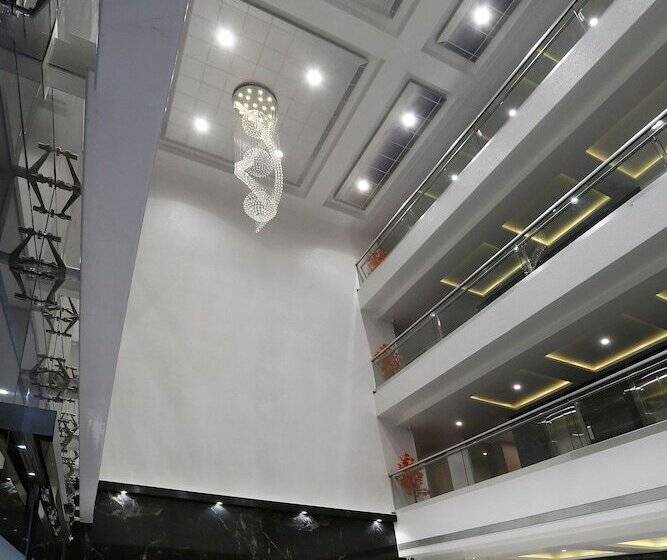 ホテル Grand Kailash