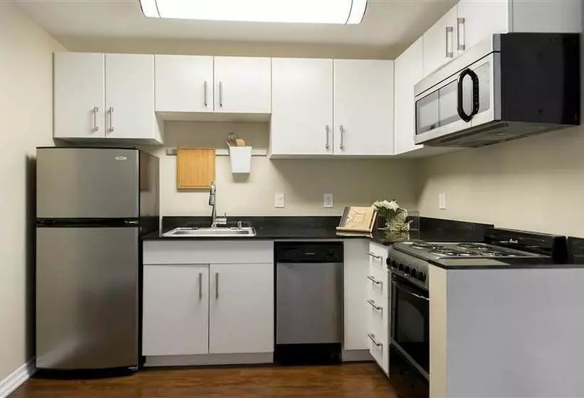 هتل Marina Del Rey Privilege