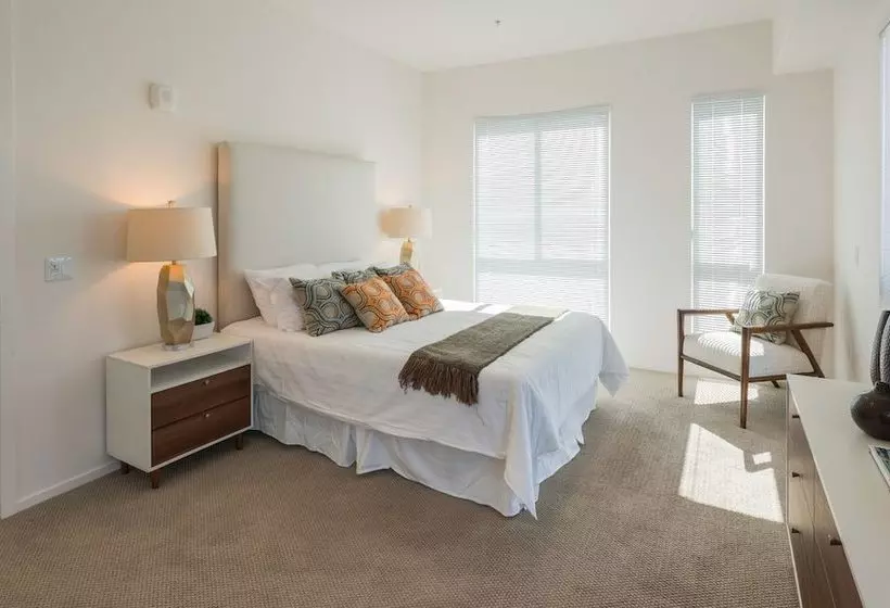 هتل Marina Del Rey Privilege