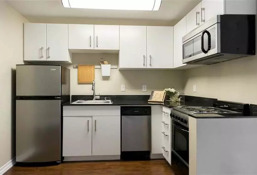 هتل Marina Del Rey Privilege