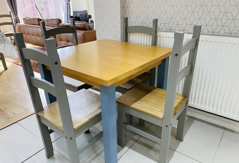 Mayors House Ideal For Groups & Business