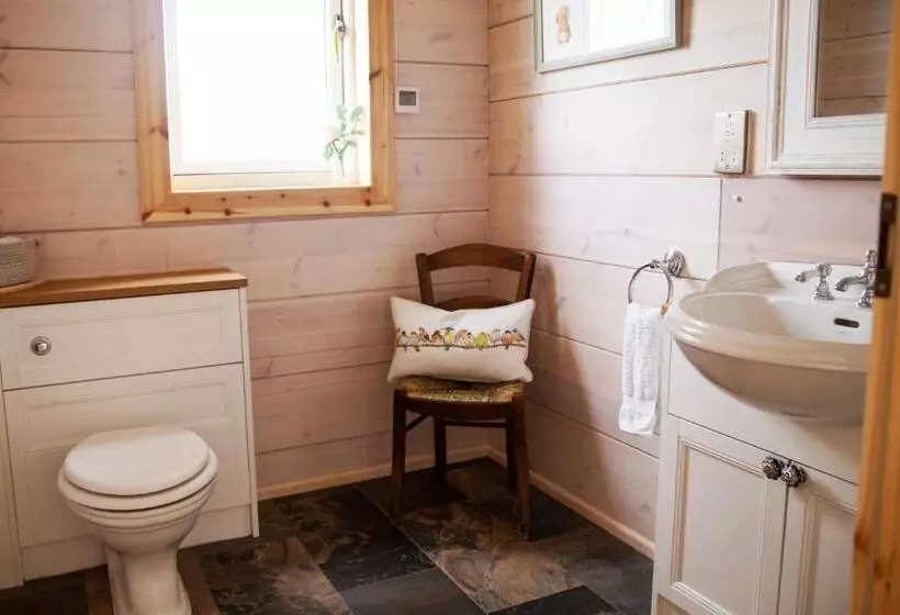 Netherton Farm Lodge