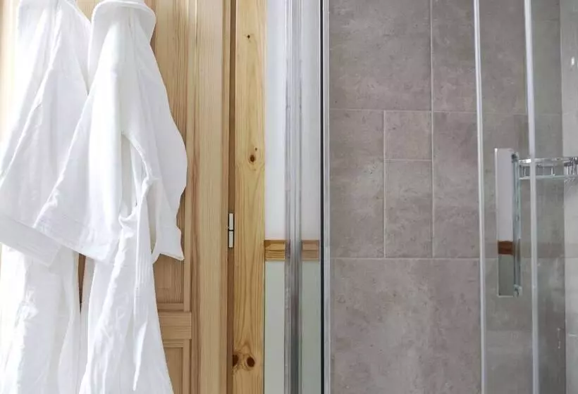 Netherton Farm Lodge