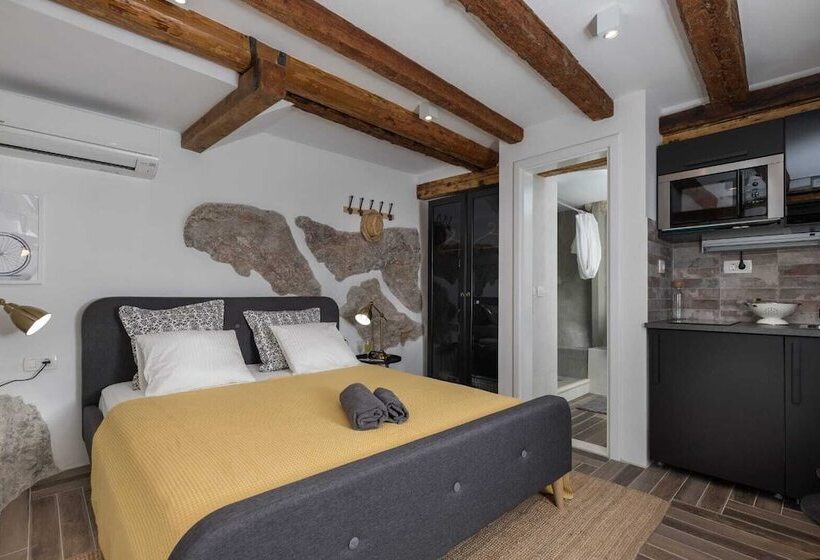 پانسیون Private Accomodation Linda